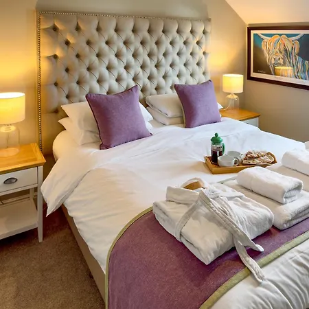 The Retreat * Хелмсли