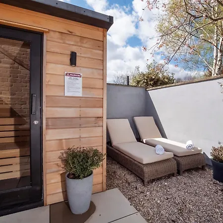 The Retreat Дом отдыха *